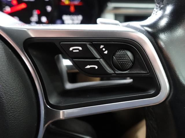 0509673A30260718W00218.jpg