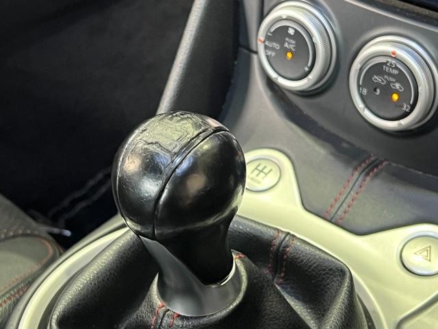 0502713A30261003W00207.jpg