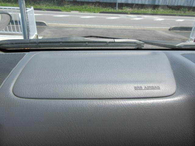 0540197A30260502W00115.jpg