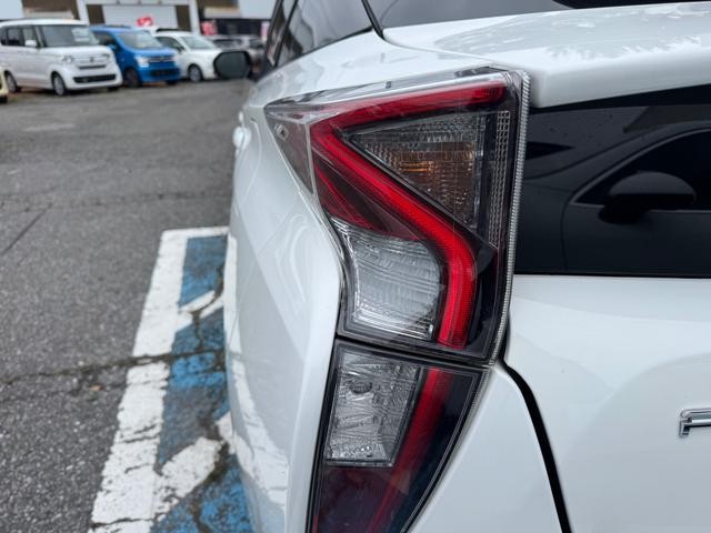 0404193A30261025W00112.jpg