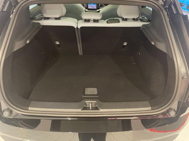9572151A30261008W00319.jpg