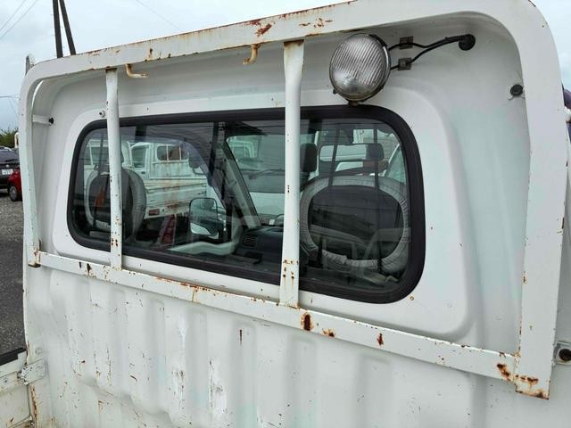 0504811A30260928W00215.jpg