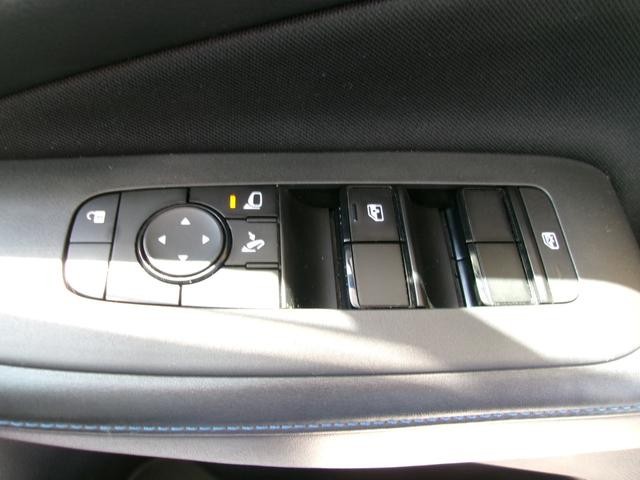 0400014A30260912W00217.jpg