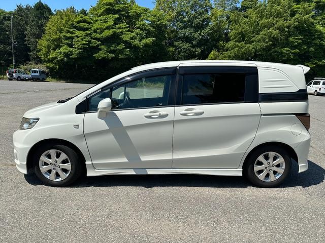 1157757A30260708W00103.jpg