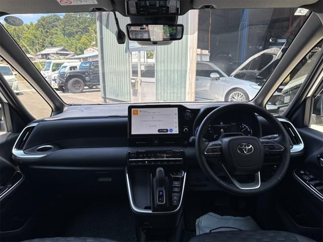 2025 Toyota Voxy, photo 1 of 1