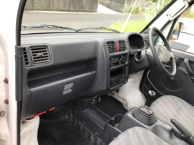 0840329A30260804W00218.jpg