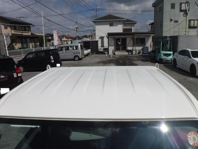 0404216A30260918W00116.jpg