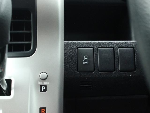 0520029A30260615W00112.jpg