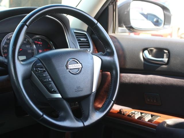 0520046A30261003W01214.jpg