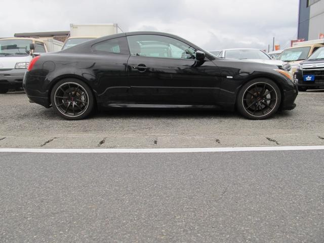 0504828A30260704W00108.jpg