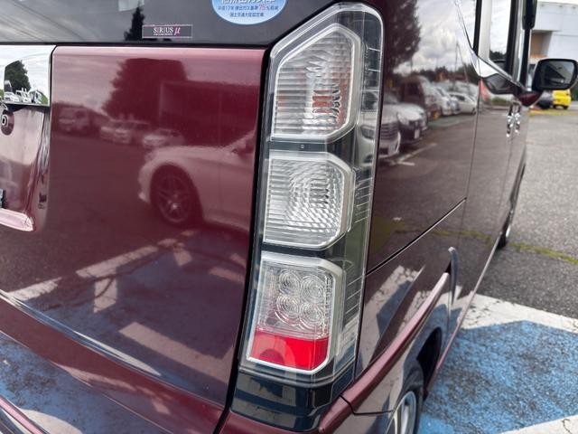 0404193A30260927W00212.jpg