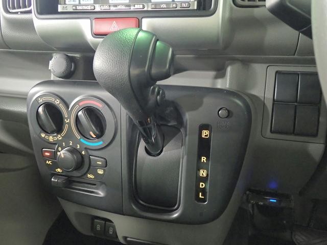 0230024A30260912W00113.jpg