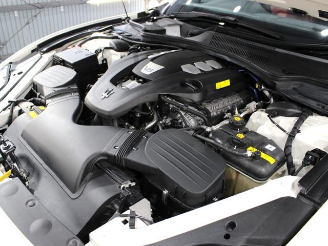 0550532A30260807W00106.jpg