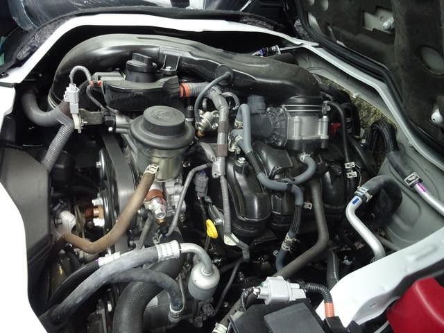 0900002A30260804W00114.jpg