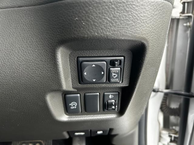 0500312A30261028W00216.jpg