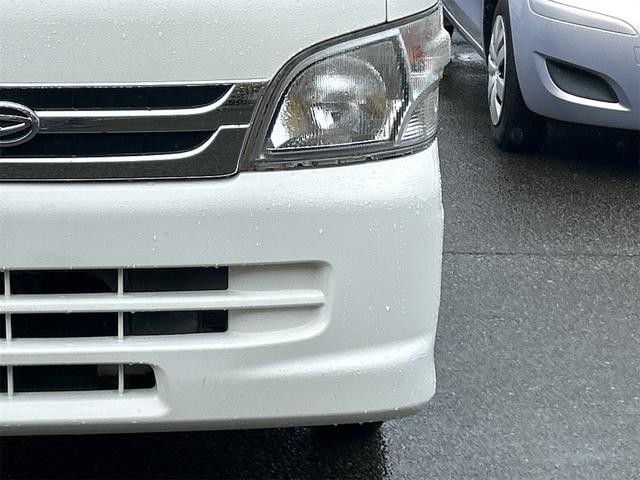 1101444A30260929W00204.jpg