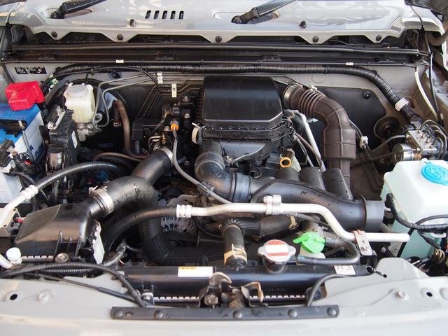 0508386A30251204W00112.jpg