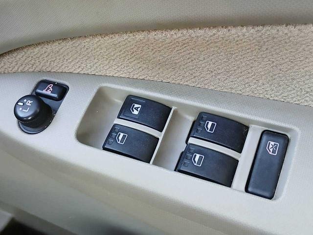 0510824A30261022W00116.jpg