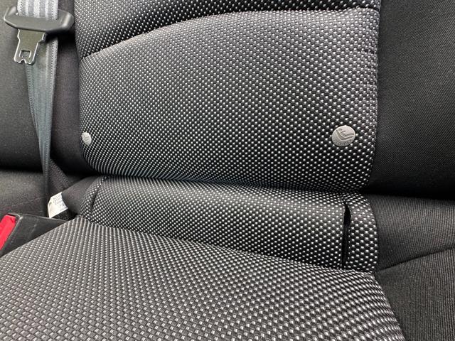 0704910A30260619W00117.jpg