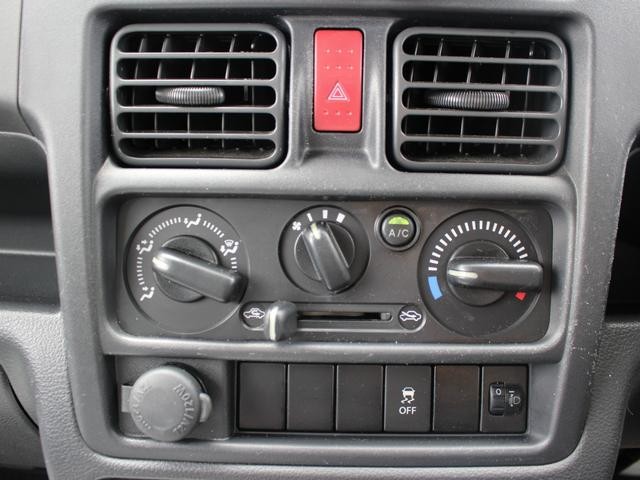 0700067A30260810W00115.jpg