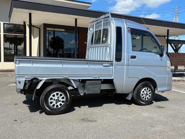 1301054A30260901W00110.jpg