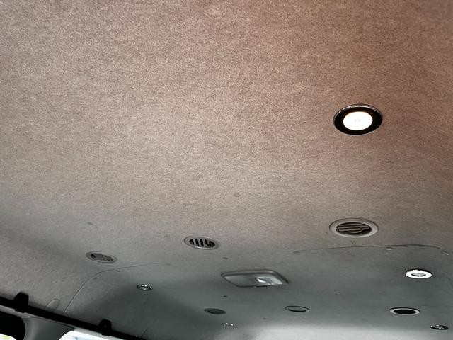 0500199A20260901W00215.jpg