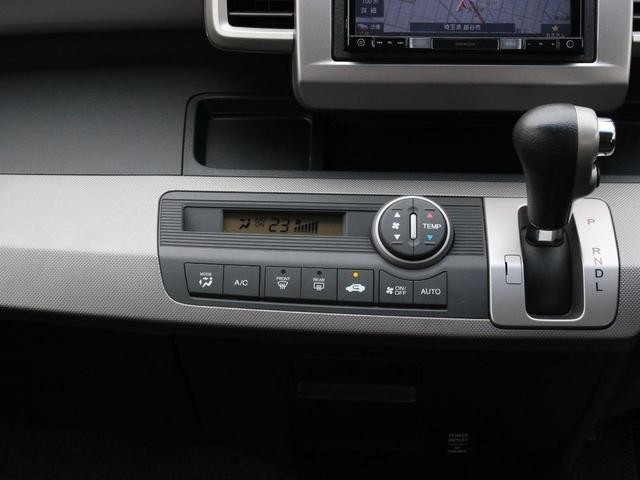 0520046A30251003W01215.jpg