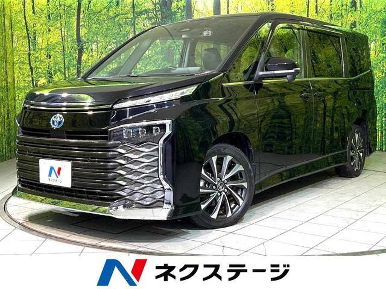 2022 Toyota Voxy, photo 1 of 1