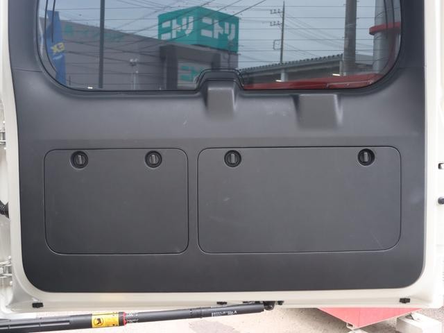 0503927A20260410G00119.jpg