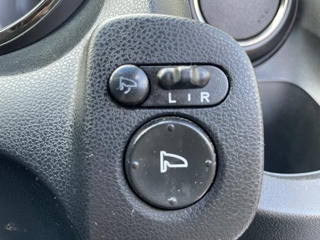 0404352A30261003W00214.jpg