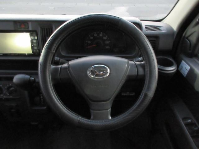 0404186A30261010W00114.jpg