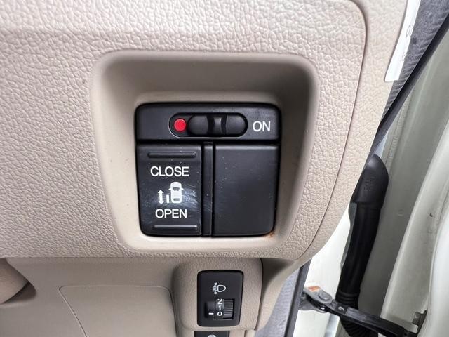 0508445A30240901W00215.jpg