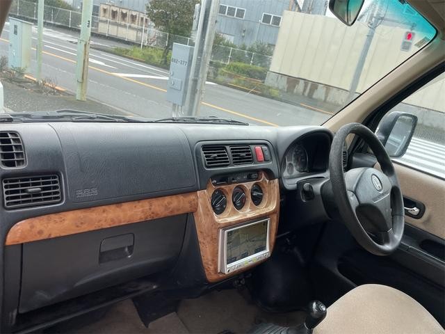 0508493A30260909W00214.jpg