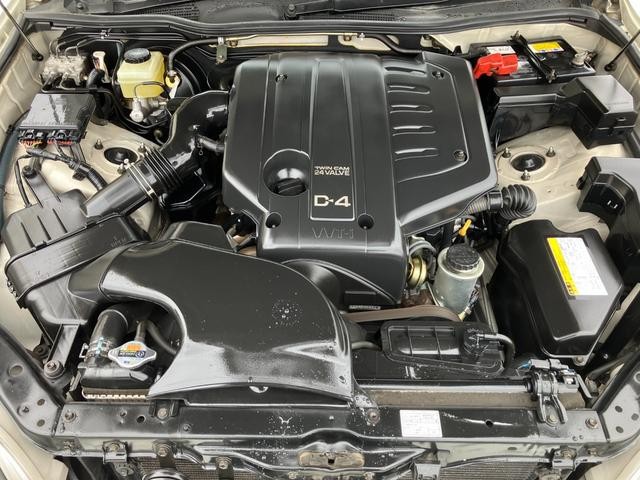 0541049A30260926W00107.jpg