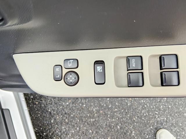 0401984A30260906W00109.jpg