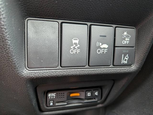 0541751A30260916W00705.jpg