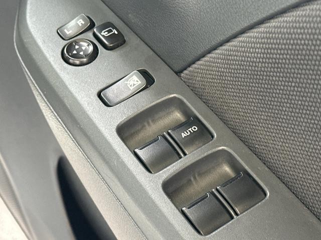 0550659A30261005W00217.jpg