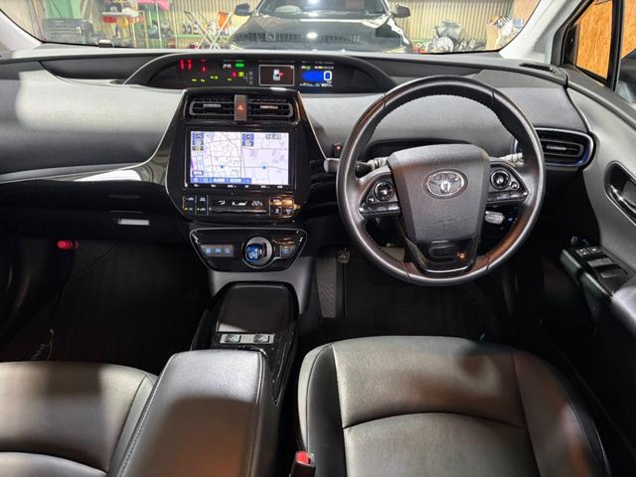 2020 Toyota Prius, photo 2 of 2