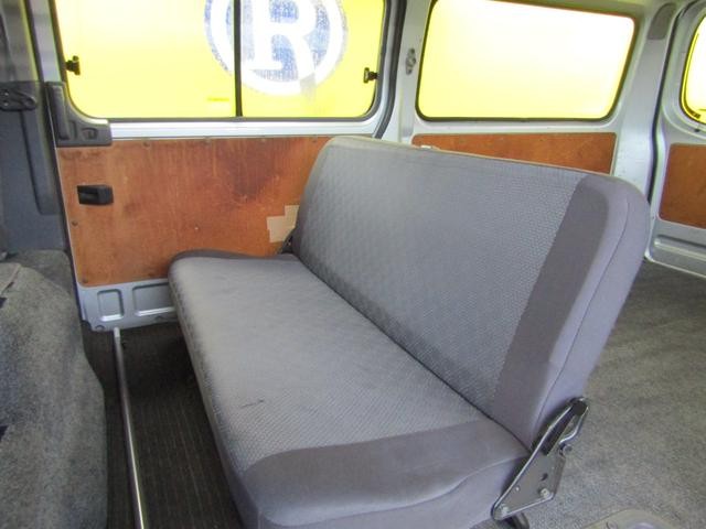 0560837A30260901W00114.jpg