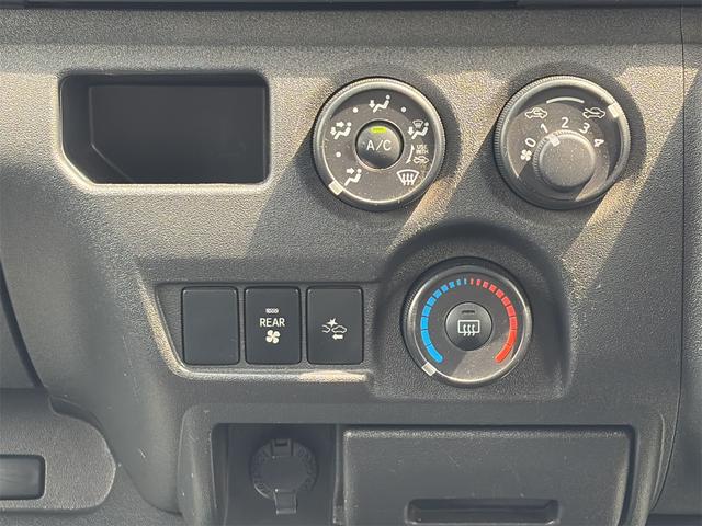 0303430A30260521W00105.jpg