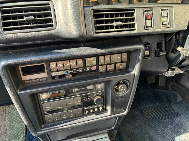 0700094A30260827W00214.jpg
