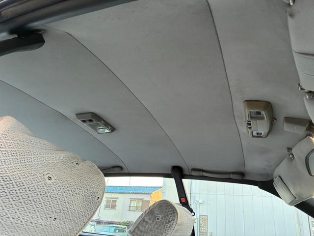 0700094A30260827W00216.jpg