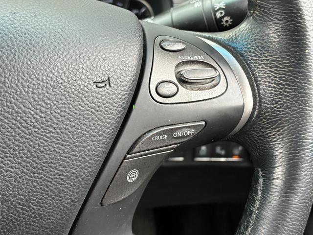 0209410A30260704W00105.jpg