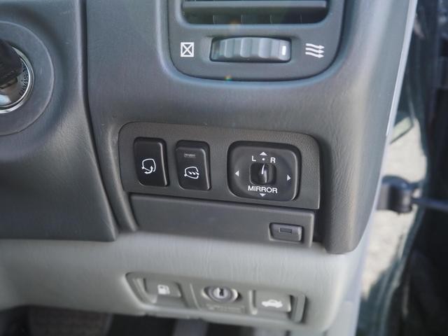 0904107A30250922W00114.jpg