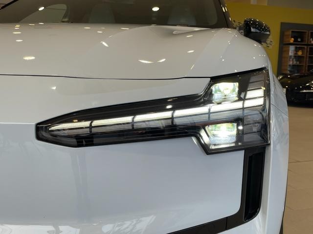 9572229A30260723W00211.jpg