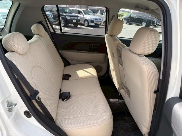 0504129A30260607W00117.jpg