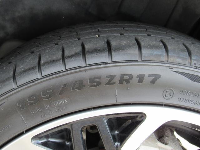 0560435A30260909W00214.jpg