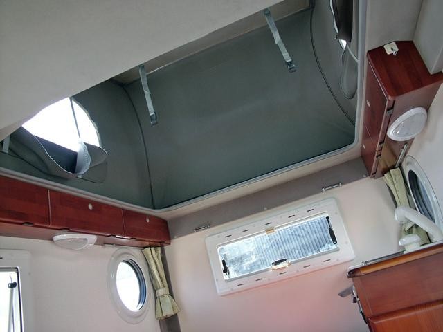 9730009A30220910W00114.jpg