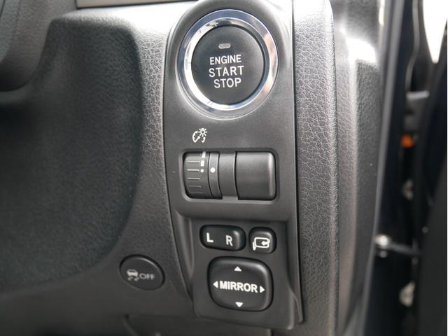 0540871A30260622W00113.jpg