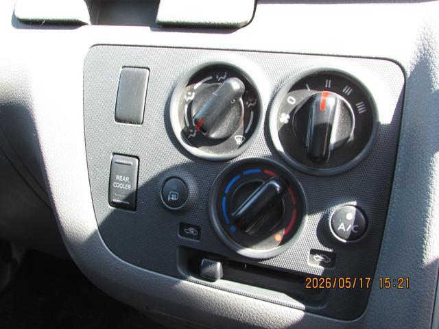 0561293A30260517W00117.jpg
